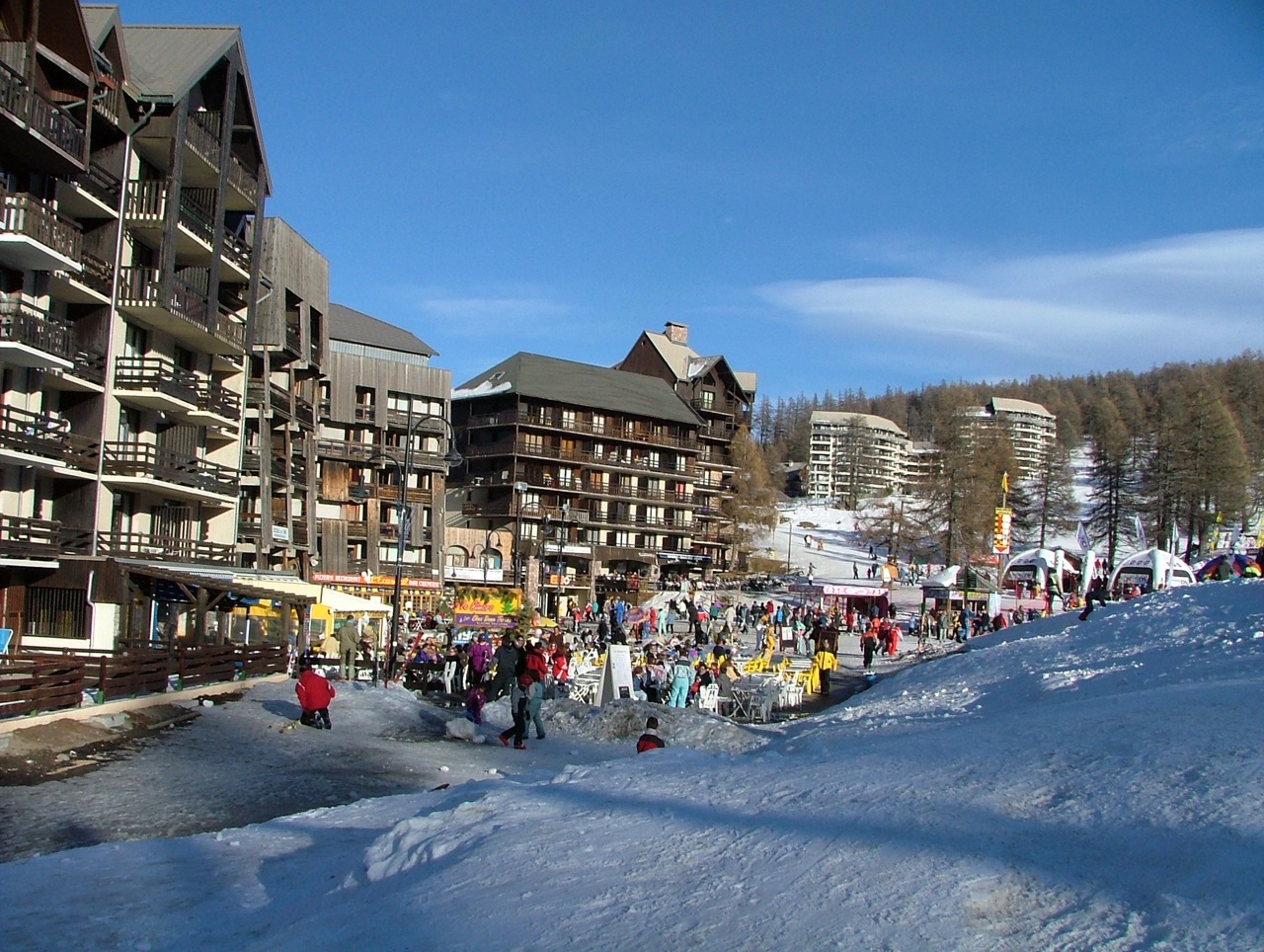 Risoul_main_ski_station_and_winter_park